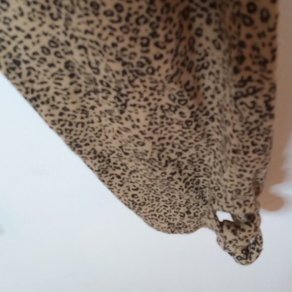 Old Navy Animal print size Medium leggings. - Picture 3 of 8